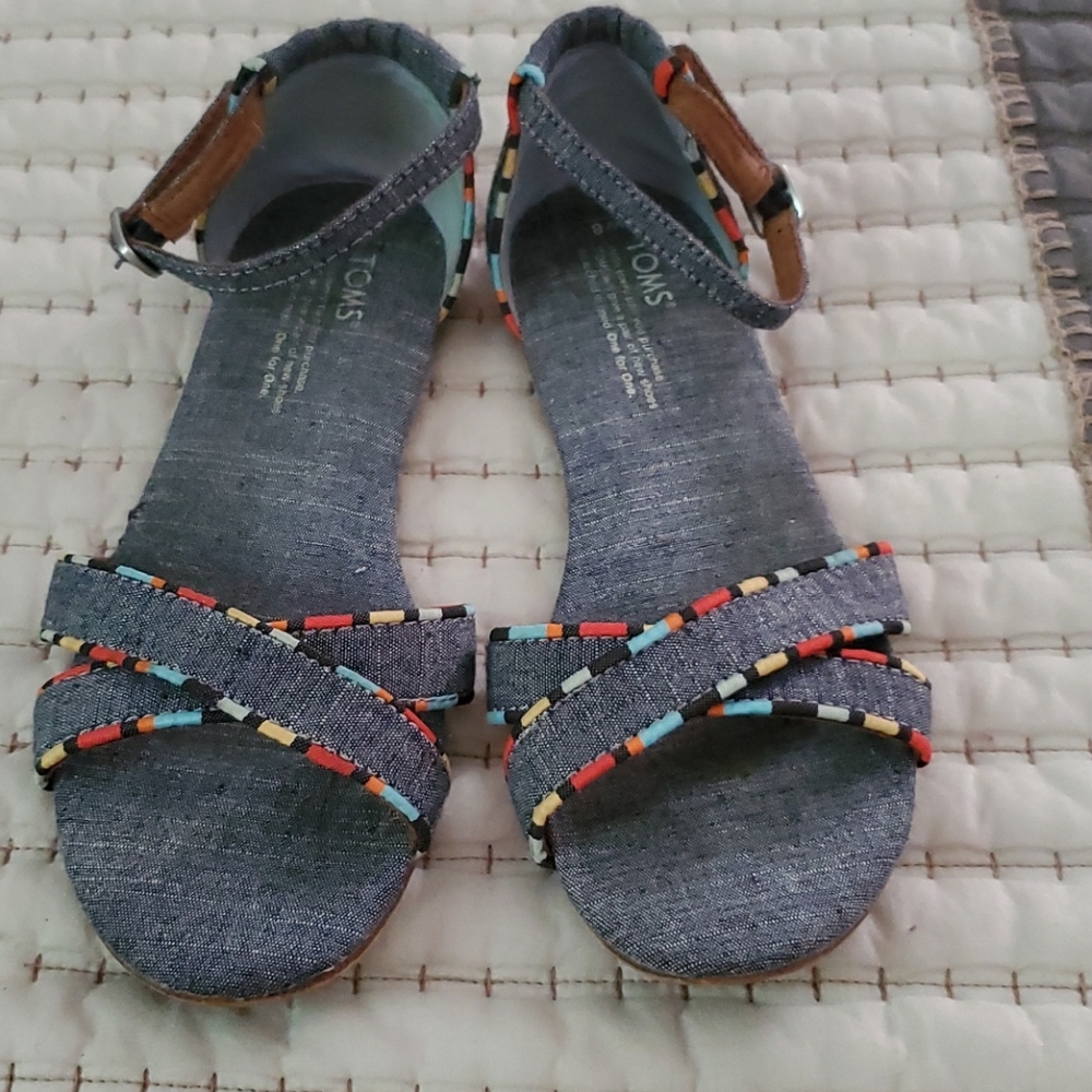 Tom's sandals